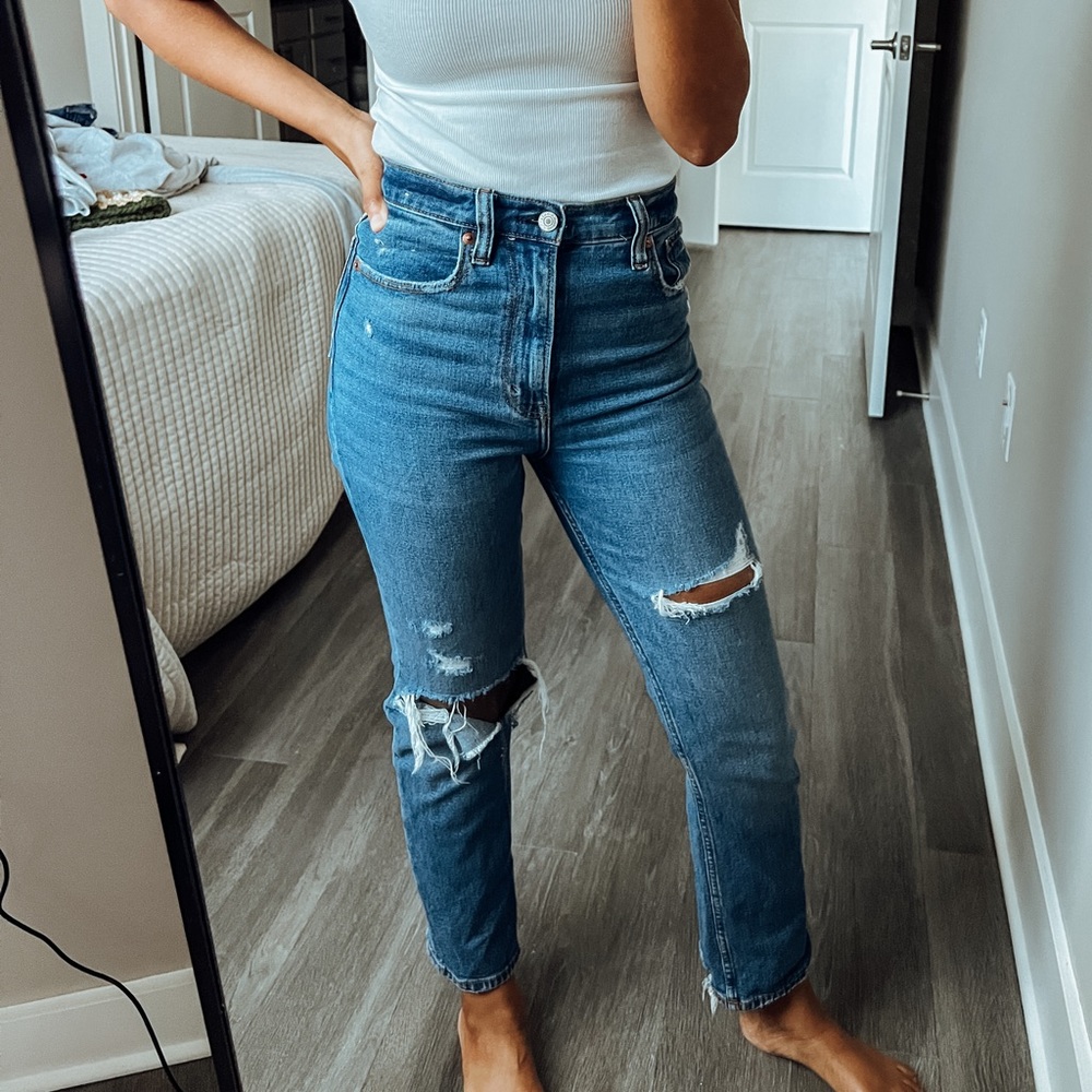 A&F Curve Love Ultra High Rise Ankle Straight Jeans 2022